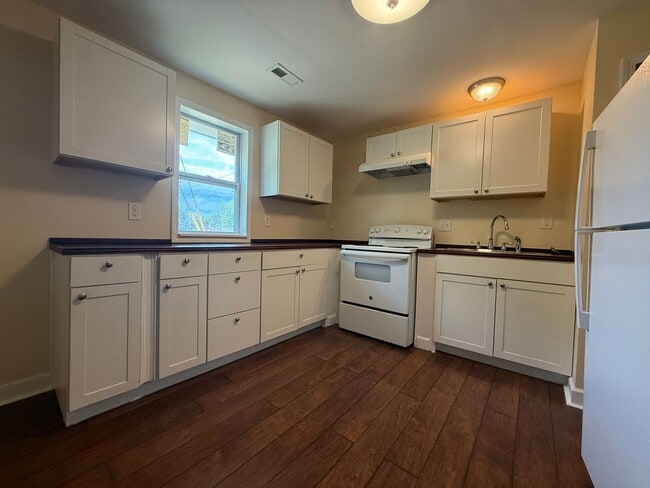 Building Photo - Two Bedroom/Two Bath for Rent