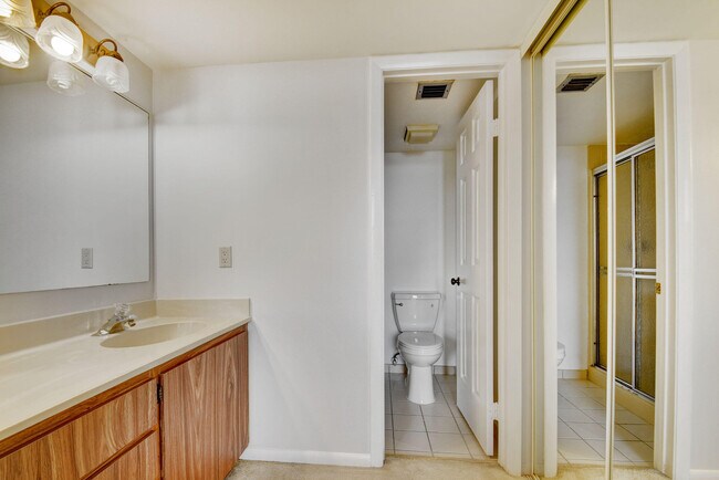 Building Photo - 3520 Whitehall Dr