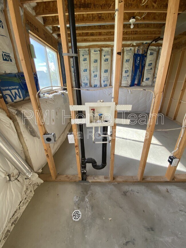 Building Photo - 1639 W 600 N