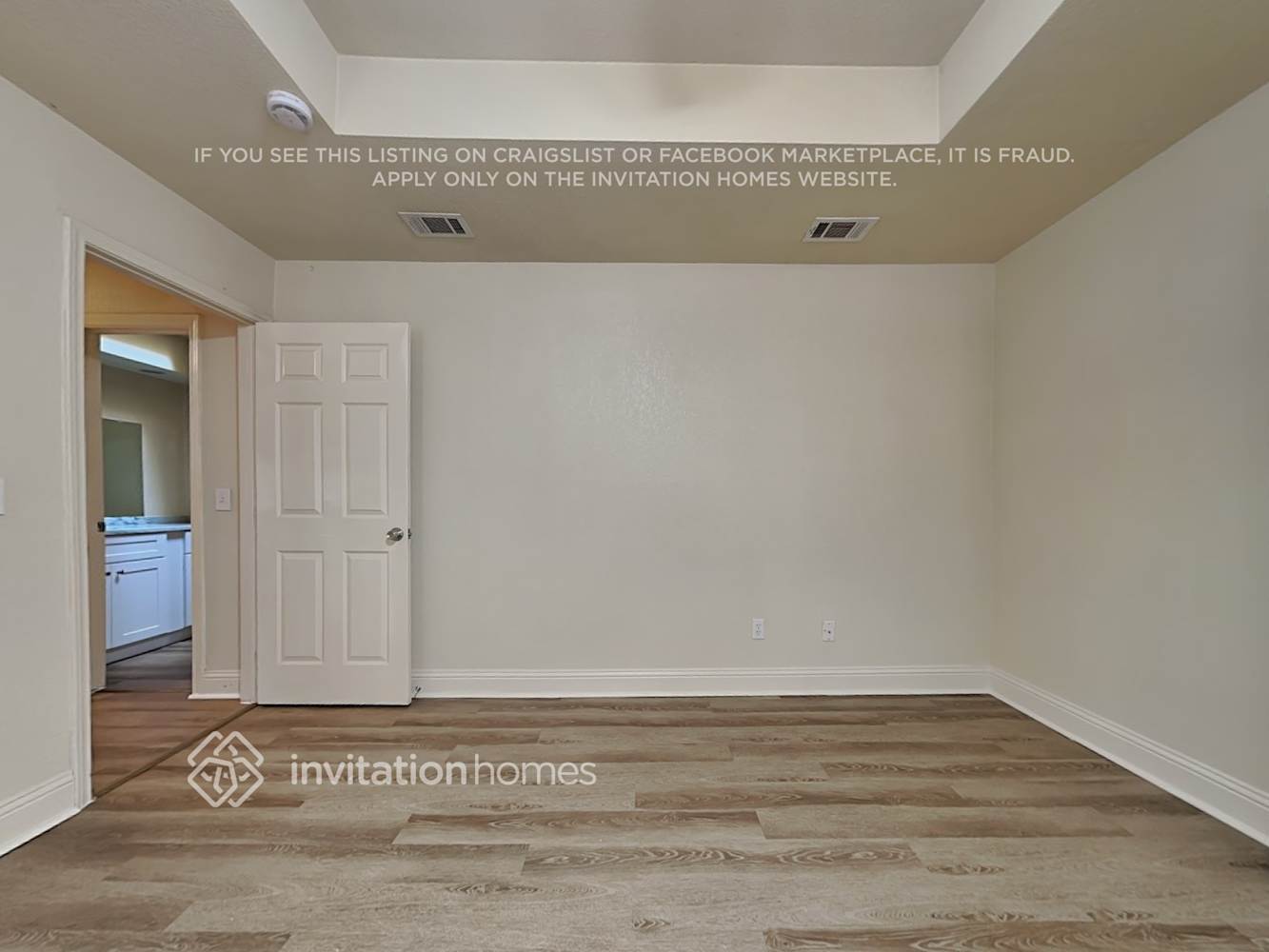 Building Photo - 801 Meadow Creek Dr