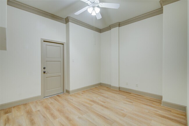 Building Photo - 5346 Val Verde St