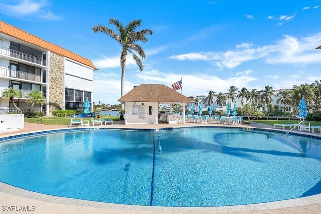 Primary Photo - 2900 Gulf Shore Blvd N