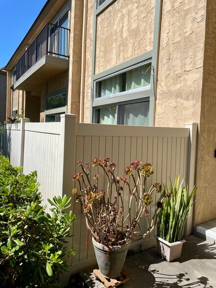 Patio front - 2742 Meadow Lark Dr