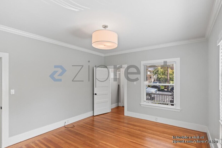 Building Photo - 216 Emerson St