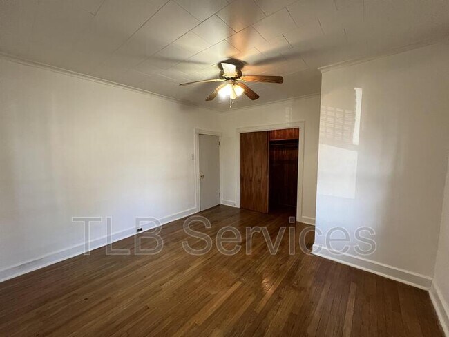 Building Photo - 221 3rd St
