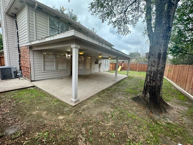 Building Photo - 9035 Rippling Fields Dr