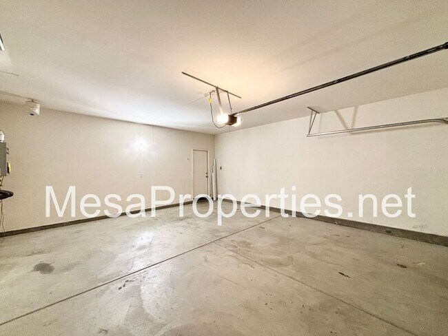 Building Photo - 14312 Sierra Grande St