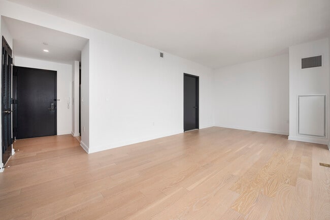Interior Photo - 21 West End Ave