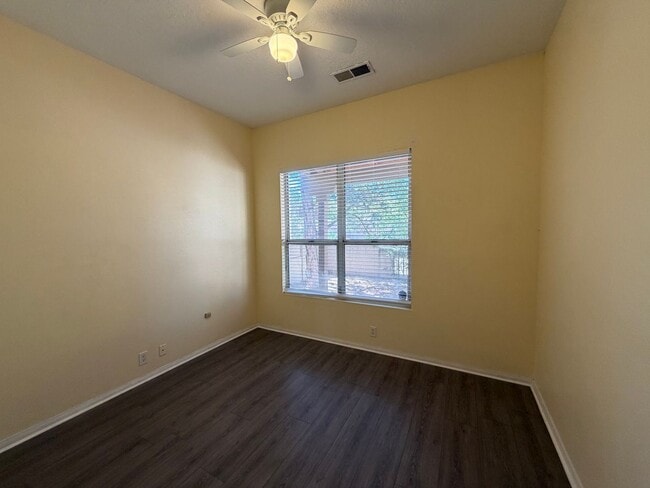 Building Photo - Contemporary 3 Bedroom 2 Bathroom Home Located In NW Albuquerque!