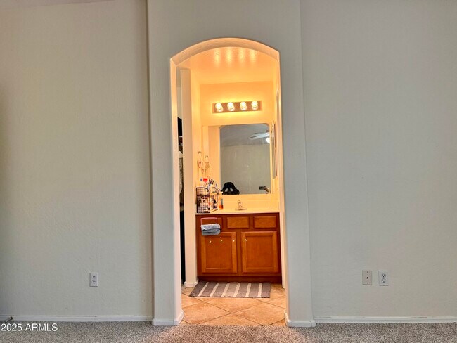 Building Photo - 1825 E Aloe Pl