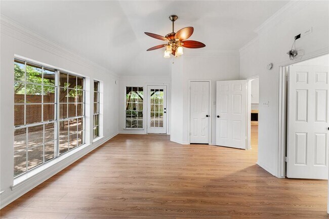 Building Photo - 2434 Blue Rose Dr