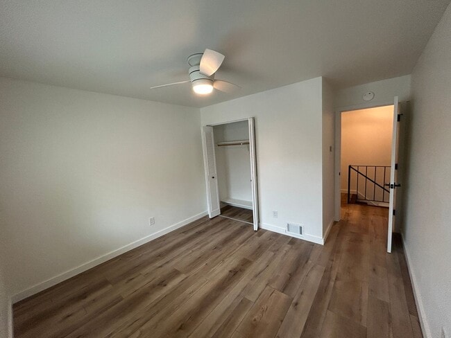 Building Photo - Fabulous Remodeled Condo