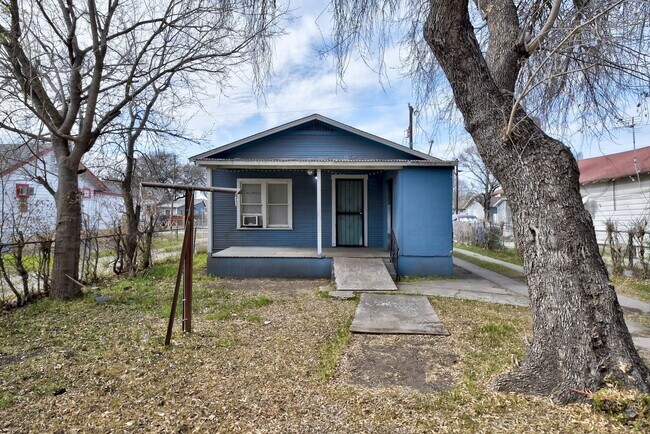 Building Photo - 1314 N Sabinas St