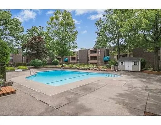 Building Photo - 52 Shrewsbury Green Dr