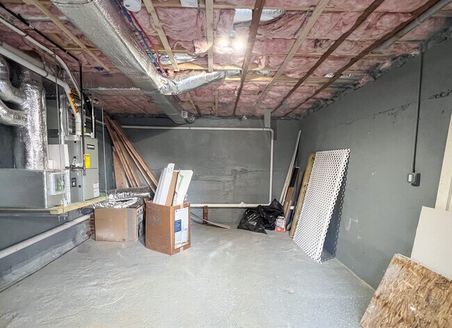 Building Photo - 194 Commercial St