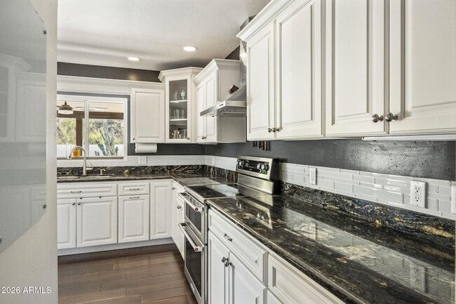 Building Photo - 221 W Sweetwater Ave