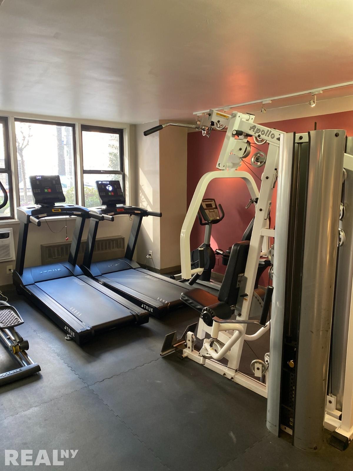 Building Photo - 236 E 36th St