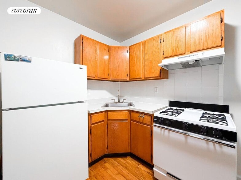 Building Photo - 230 54th St