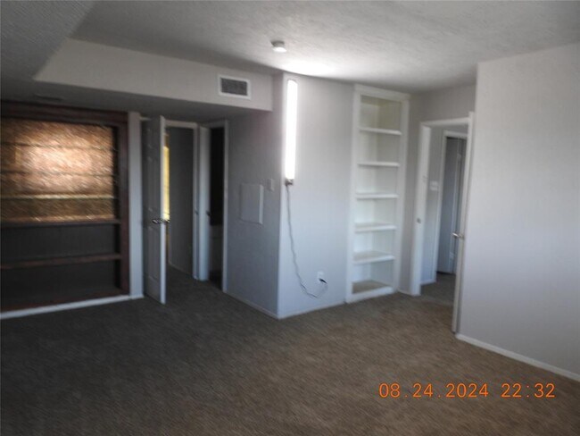 Building Photo - 6305 Westward St