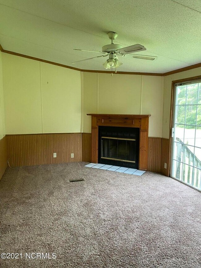 Building Photo - Welcome to Aberdeen Acres!