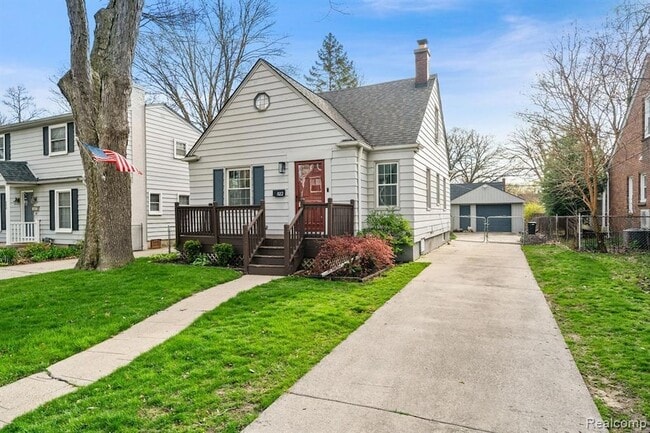Building Photo - 822 N Gainsborough Ave