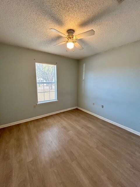 Building Photo - 3818 Pondside Cir