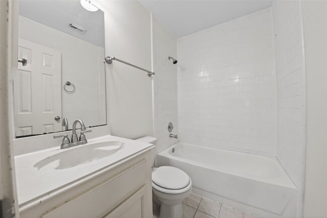 Building Photo - 16122 Cypress Point Dr