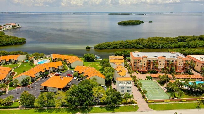 Building Photo - 1575 Pinellas Bayway S