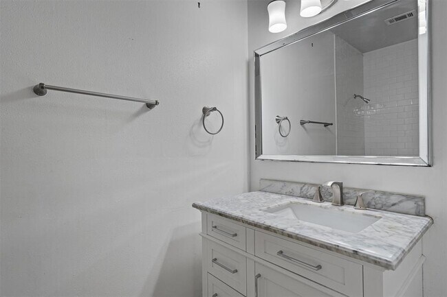 Building Photo - 1912 Terry Ln