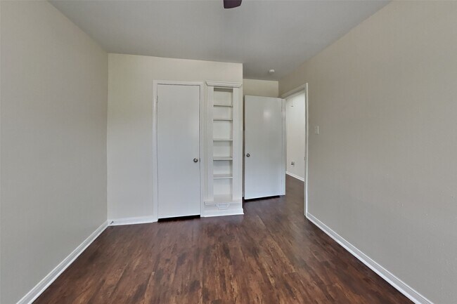 Building Photo - 2631 Sherwood Hollow Ln