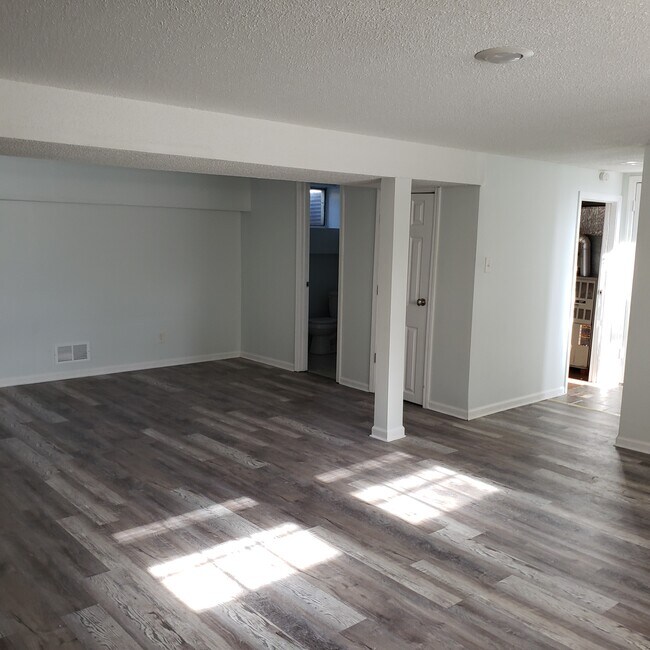 Building Photo - 7808 E 128th St