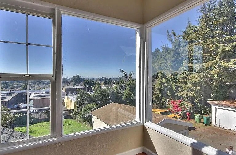 Building Photo - 8109 Ney Ave