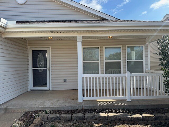 Building Photo - 14608 Marbleleaf Dr