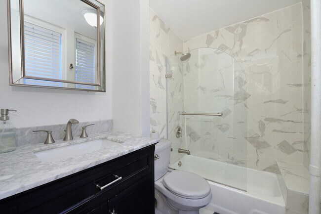 Building Photo - 199 Centre St