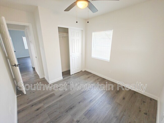Building Photo - 7405 N 62nd Ave