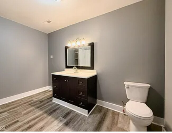 Building Photo - 3736 Kinnear Ave