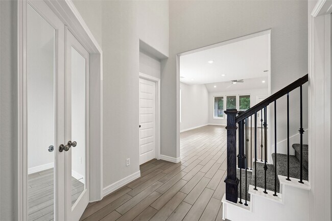 Building Photo - 9319 Galloway Wds Trl