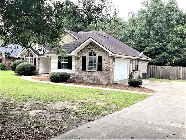 Primary Photo - 154 Jamestown Dr