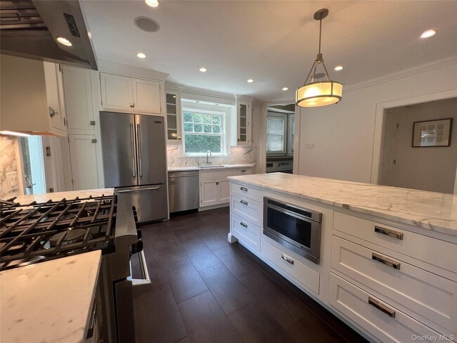 Building Photo - 36 Midland St