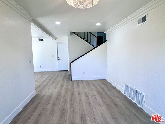 Building Photo - 2863 Carmar Way