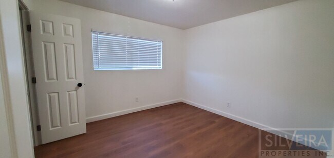 Building Photo - Cozy 3 bedroom 1 Bath home!