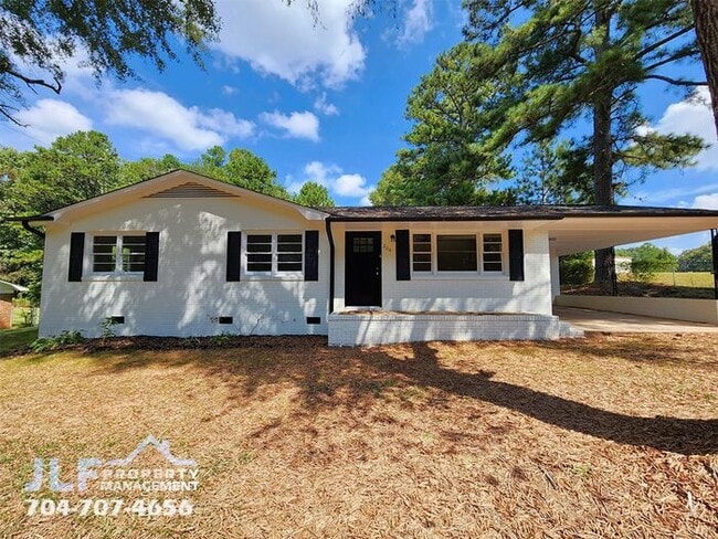 Primary Photo - Fully Remodeled 3 Bed/1.5 Bath Ranch in Be...