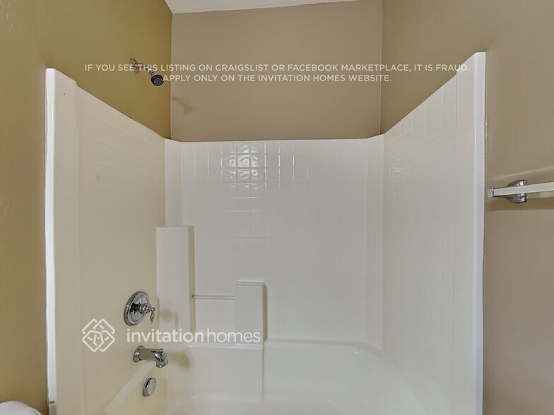 Building Photo - 17261 W Rimrock St
