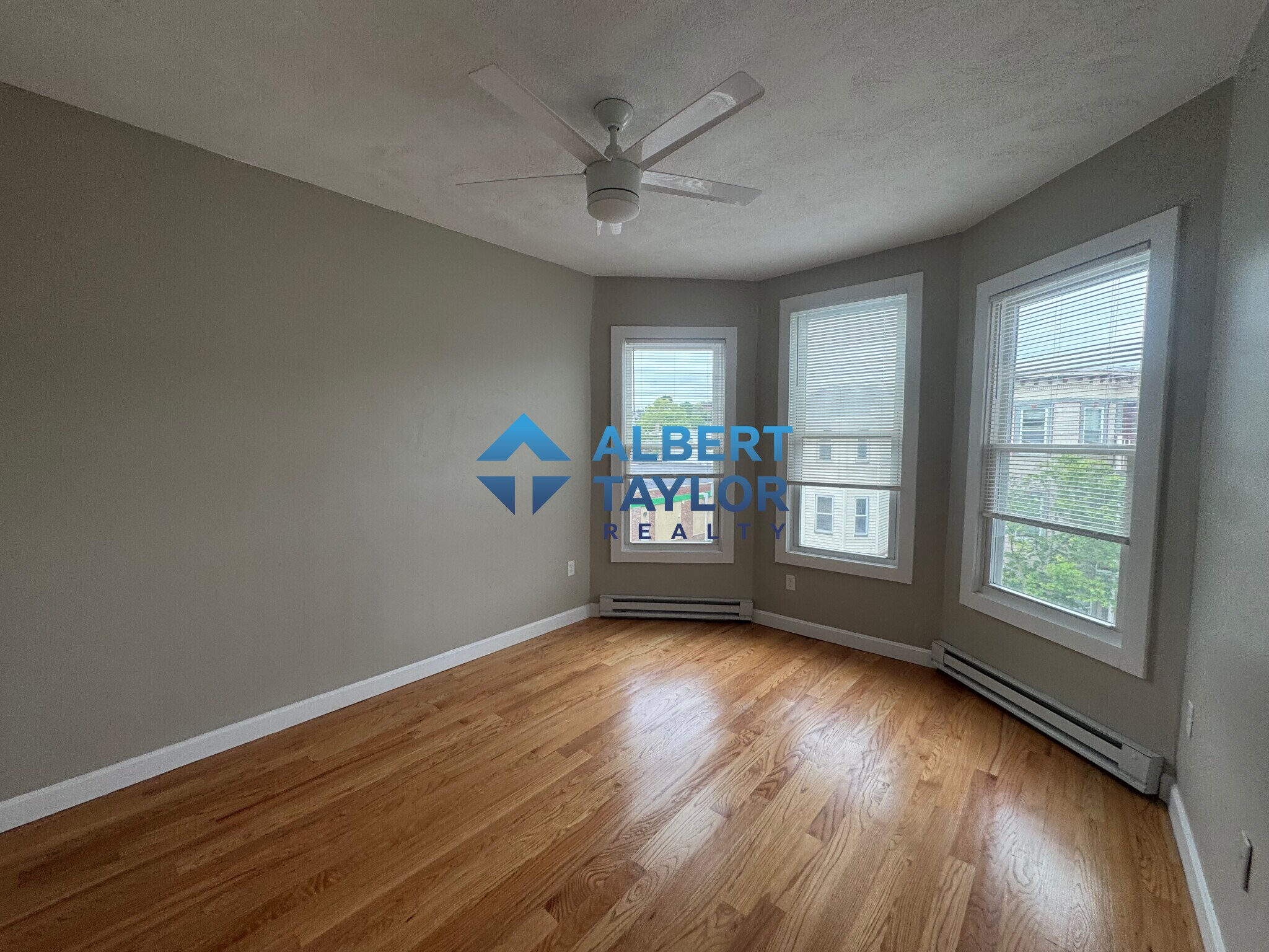 Building Photo - 1084 Dorchester Ave