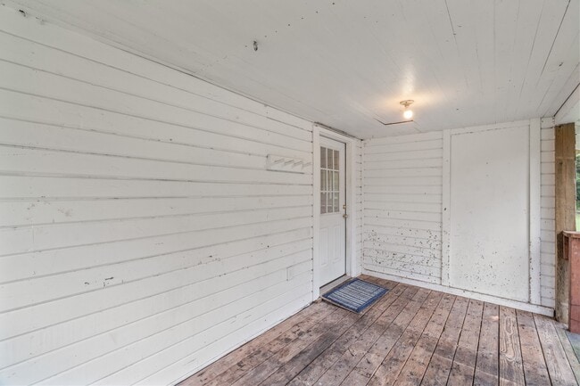 Building Photo - 117 Benthein Rd