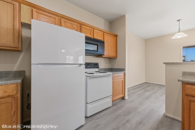 Building Photo - 470 Turtleback Rd