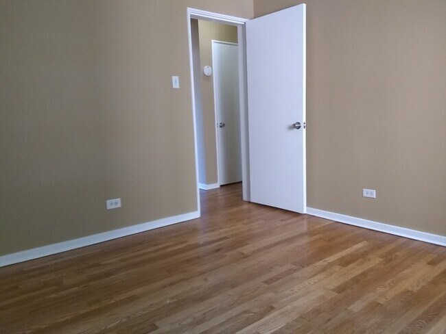 Building Photo - Gorgeous Apartment in Denver!