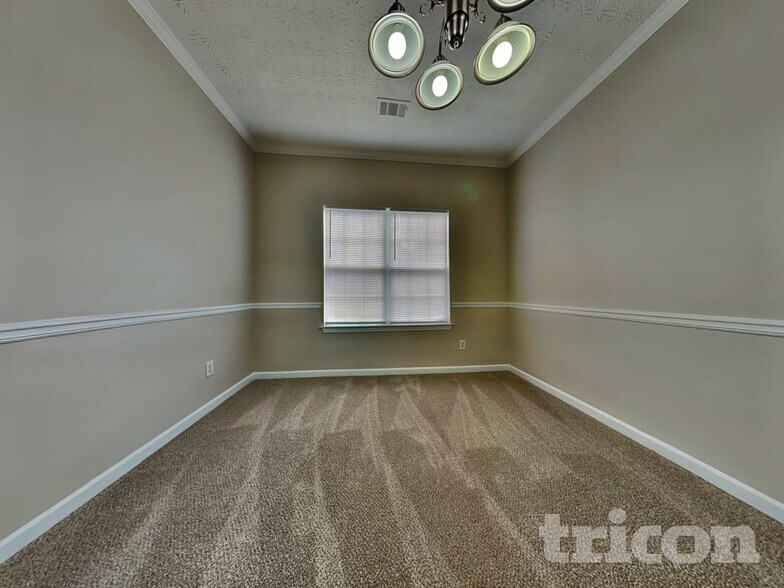 Building Photo - 5693 Winchester Pl