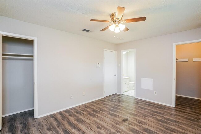 Building Photo - 16619 Barcelona Dr