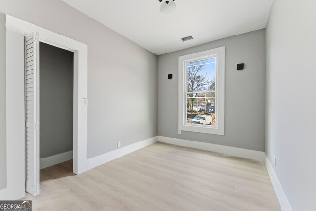 Building Photo - 1409 Northwest Dr NW